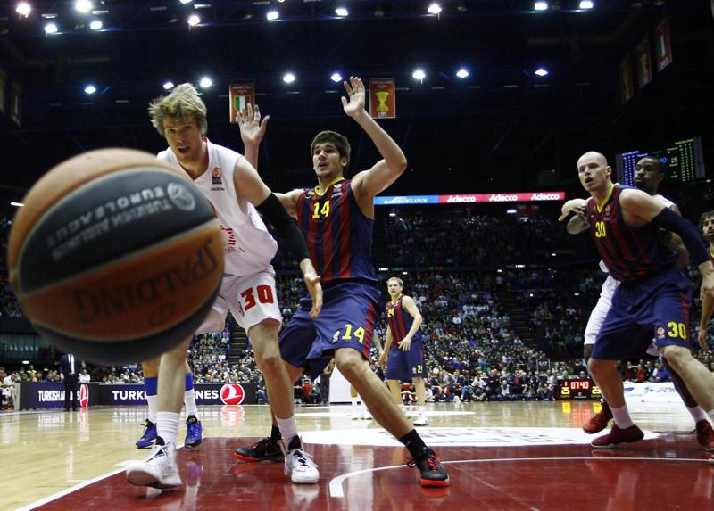 Gentile e l’Olimpia distruggono il Barça: adrenalina al Forum. GALLERY