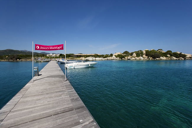 Isola dell’infedeltà? Pesce d’aprile. Ma ora potrebbe nascere davvero Isola dell’infedeltà? Pesce d’aprile. Ma ora potrebbe nascere davvero
