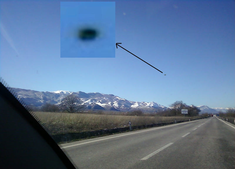 La Cometa ISON verso la Terra scortata da astronavi aliene. Le foto
