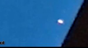 La Cometa ISON verso la Terra scortata da astronavi aliene. Le foto