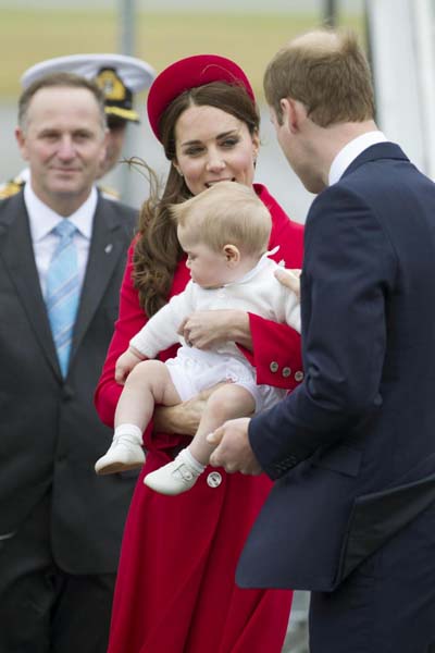 Duchi Cambridge in Nuova Zelanda, debutta il piccolo George Duchi Cambridge in Nuova Zelanda, debutta il piccolo George