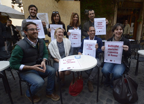 Caffè della pace sotto sfratto: sit-in per salvarlo Caffè della pace sotto sfratto: sit-in per salvarlo