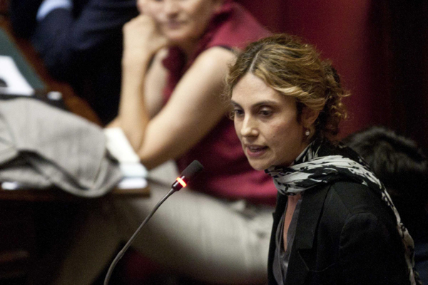 Il ministro Madia ha partorito. Renzi: “Una piccola bambina in Consiglio”