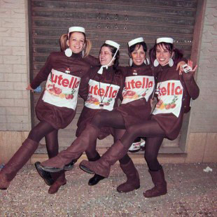 Una tavoletta di cioccolato fondente. Così si combatte lo stress Una tavoletta di cioccolato fondente. Così si combatte lo stress