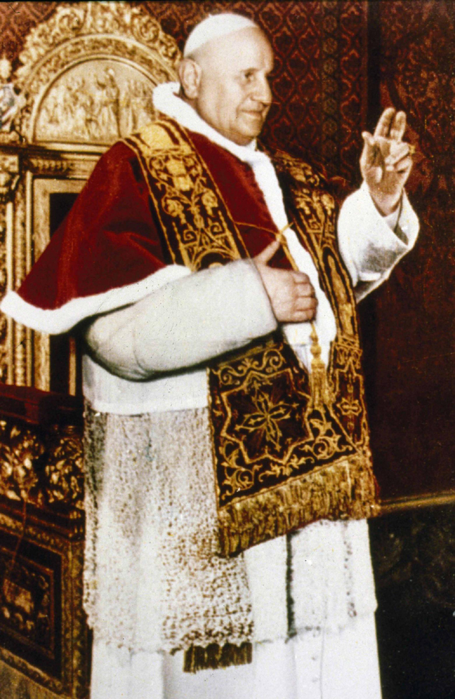 “Santi insieme”. Le vite straordinarie di Giovanni Paolo II e di Giovanni XXIII