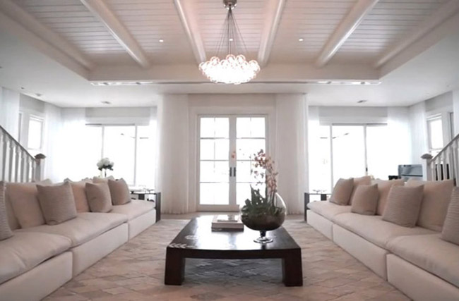 Nessuna offerta, Celin Dion abbassa il prezzo della sua casa da sogno. Foto Nessuna offerta, Celin Dion abbassa il prezzo della sua casa da sogno. Foto