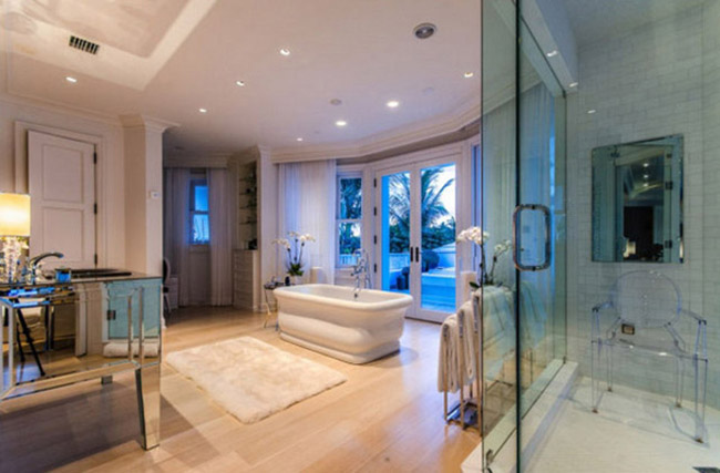 Nessuna offerta, Celin Dion abbassa il prezzo della sua casa da sogno. Foto Nessuna offerta, Celin Dion abbassa il prezzo della sua casa da sogno. Foto