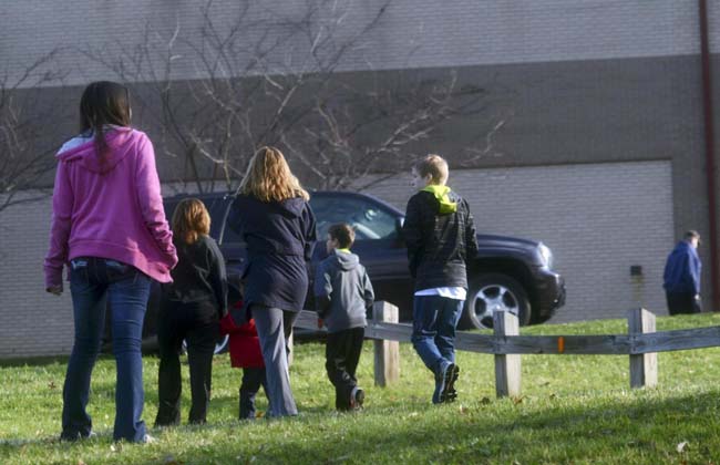 Accoltella almeno 20 studenti. Ragazzo arrestato in un liceo Usa Accoltella almeno 20 studenti. Ragazzo arrestato in un liceo Usa