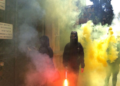Senza casa di nuovo in piazza il 12. Tensione altissima per il corteo