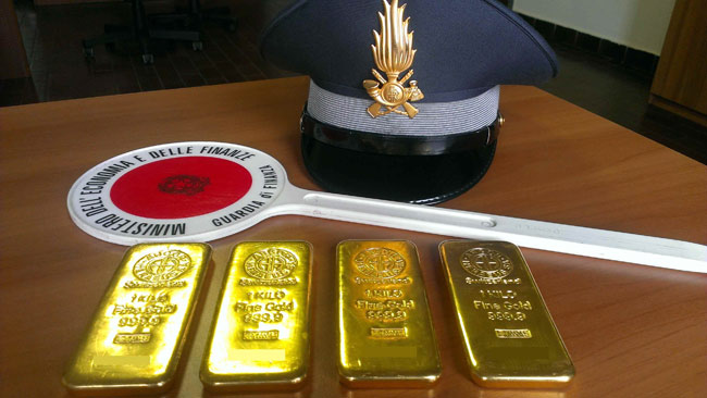 Como, fiumi d’oro alla frontiera. Foto Como, fiumi d’oro alla frontiera. Foto