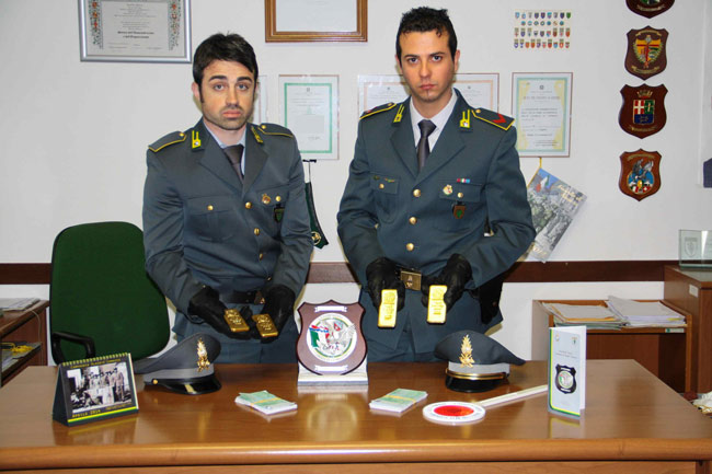 Como, fiumi d’oro alla frontiera. Foto Como, fiumi d’oro alla frontiera. Foto