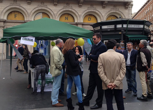 La Lega Nord sbarca a Roma. Salvini: “Marino è un incapace” La Lega Nord sbarca a Roma. Salvini: “Marino è un incapace”