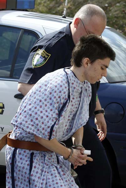 Usa, accoltella 20 studenti. Preso 16enne, ecco le foto
