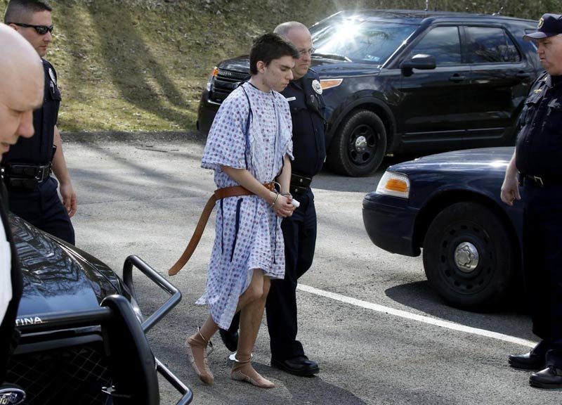 Usa, accoltella 20 studenti. Preso 16enne, ecco le foto