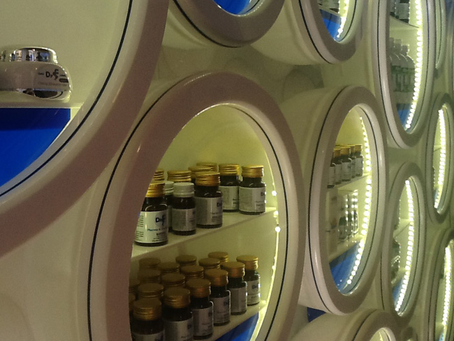 Dall’infermiere allo psicologo. Tutti i servizi della nuova farmacia