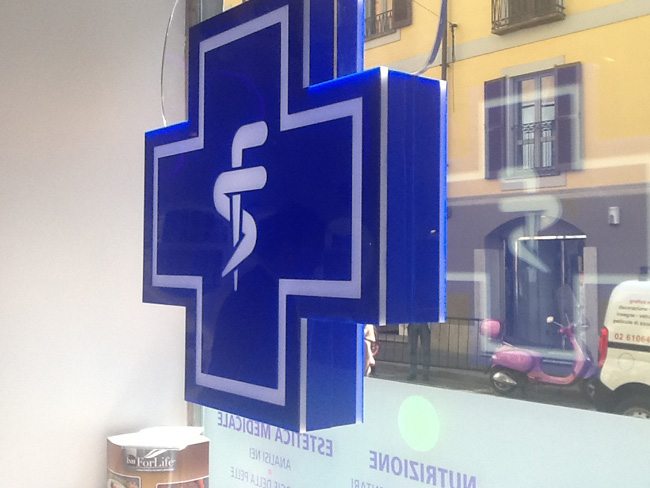 Dall’infermiere allo psicologo. Tutti i servizi della nuova farmacia