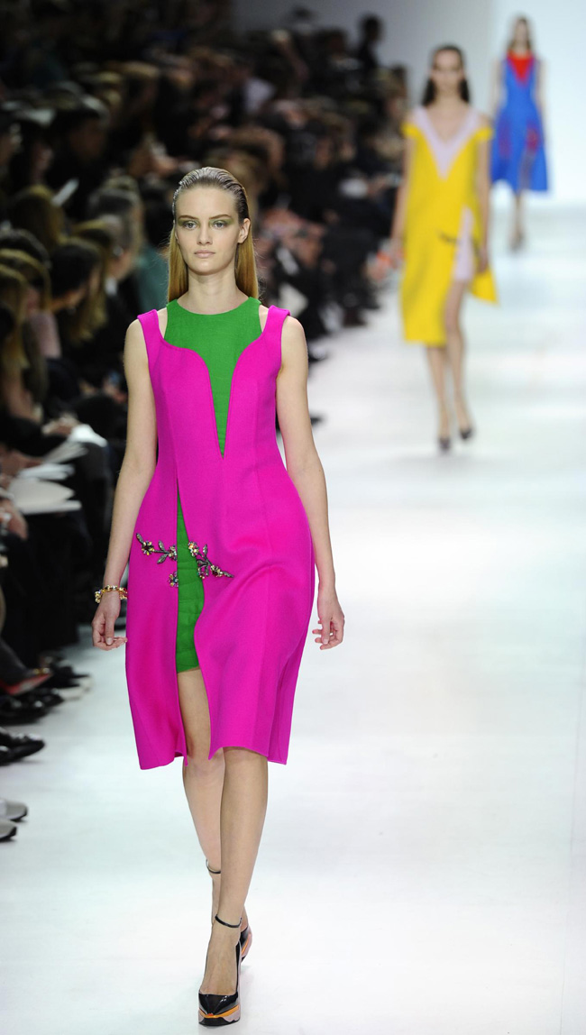 Dior, la cura Simons funziona: vendite boom e ricavi oltre 1 miliardo Dior, la cura Simons funziona: vendite boom e ricavi oltre 1 miliardo