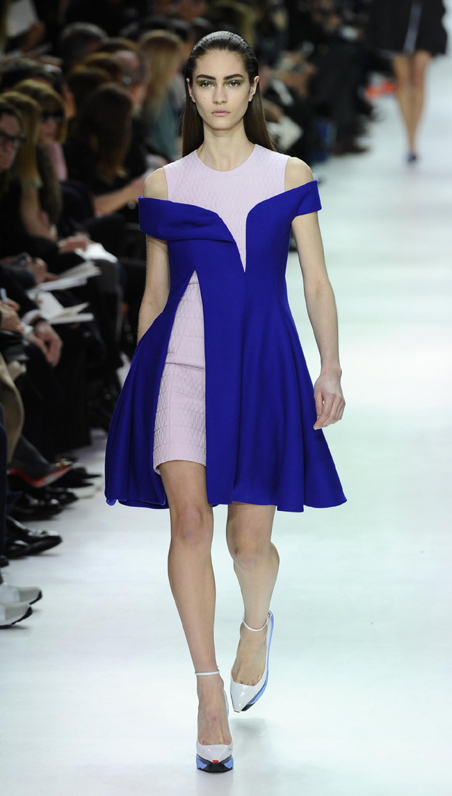 Dior, la cura Simons funziona: vendite boom e ricavi oltre 1 miliardo Dior, la cura Simons funziona: vendite boom e ricavi oltre 1 miliardo