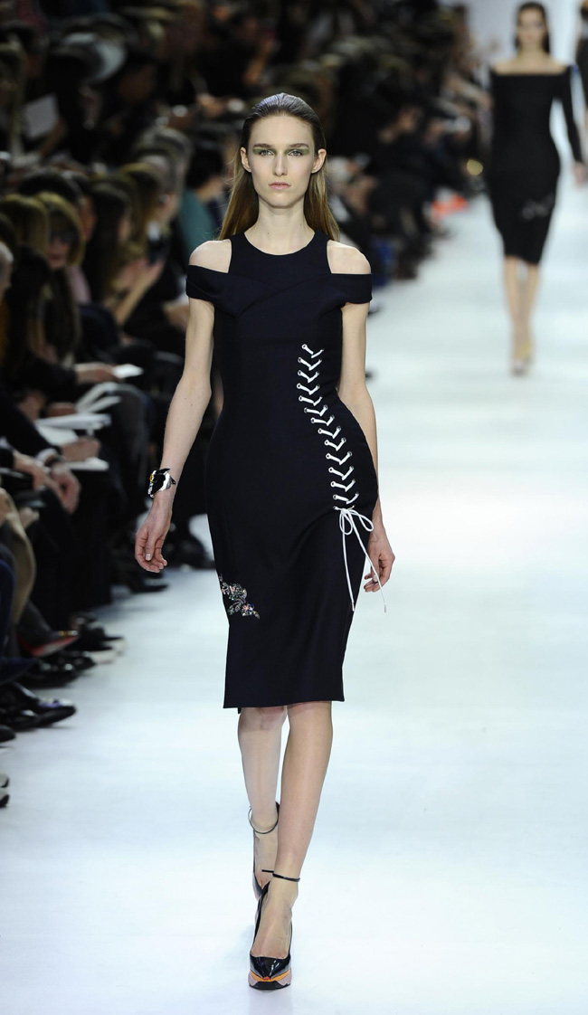 Dior, la cura Simons funziona: vendite boom e ricavi oltre 1 miliardo Dior, la cura Simons funziona: vendite boom e ricavi oltre 1 miliardo
