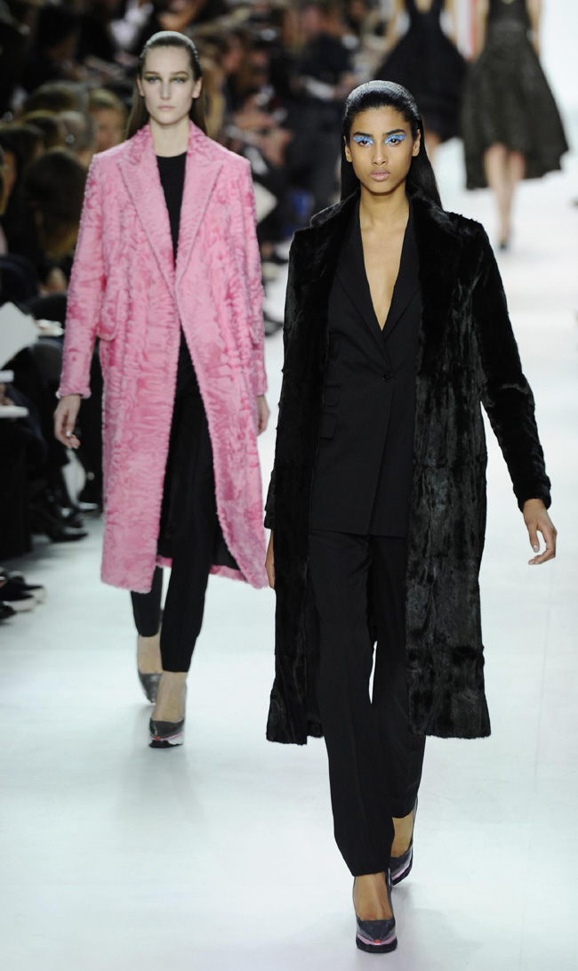 Dior, la cura Simons funziona: vendite boom e ricavi oltre 1 miliardo Dior, la cura Simons funziona: vendite boom e ricavi oltre 1 miliardo