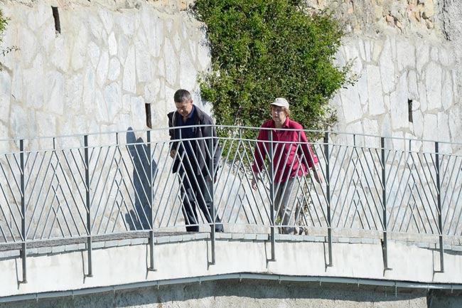 La Merkel a Pompei a sorpresa. Poi relax a Ischia La Merkel a Pompei a sorpresa. Poi relax a Ischia
