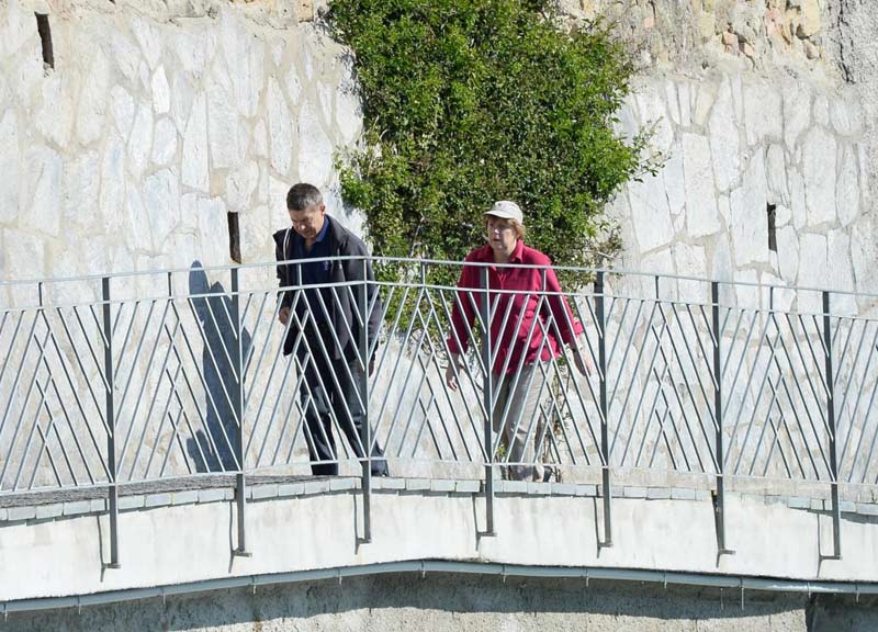 La Merkel a Pompei a sorpresa. Poi relax a Ischia La Merkel a Pompei a sorpresa. Poi relax a Ischia