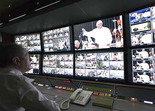 Canonizzazione, c’è chi dà i numeri. Da Pasqua al 27 brivido pellegrini