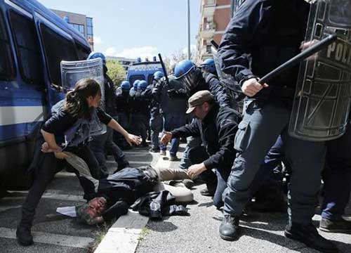 Casa, botte e feriti alla Montagnola. Pd e Sel: “Situazione fuori controllo” Casa, botte e feriti alla Montagnola. Pd e Sel: “Situazione fuori controllo”