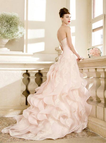 Calzedonia si sposa con Aimée: comprato il 40% del gruppo mantovano Calzedonia si sposa con Aimée: comprato il 40% del gruppo mantovano