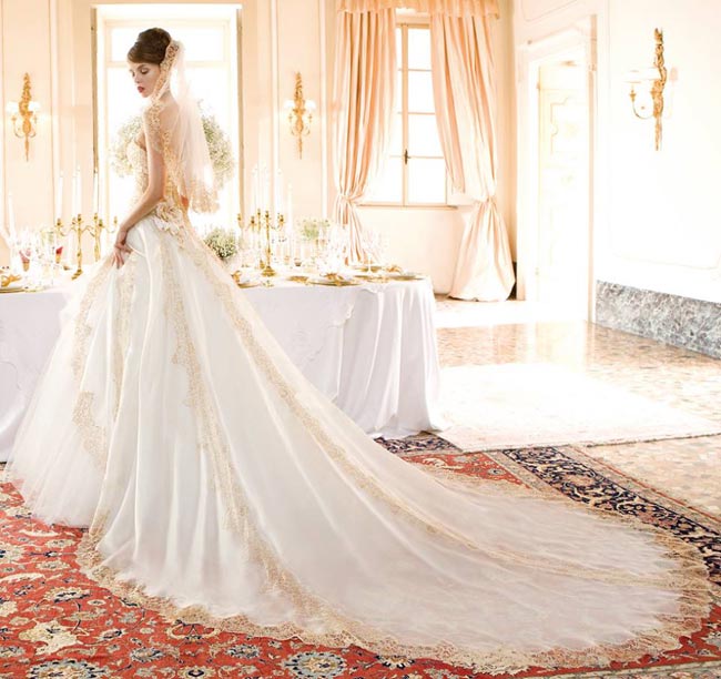 Calzedonia si sposa con Aimée: comprato il 40% del gruppo mantovano Calzedonia si sposa con Aimée: comprato il 40% del gruppo mantovano