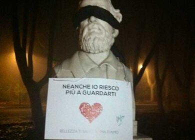 “So’ così bravi ad amministrare male…”. Arfio, il buffone che cerca un sorriso