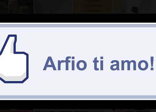 “So’ così bravi ad amministrare male…”. Arfio, il buffone che cerca un sorriso
