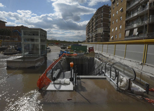 Acqua alta in Metro C. Sei operai intrappolati Acqua alta in Metro C. Sei operai intrappolati