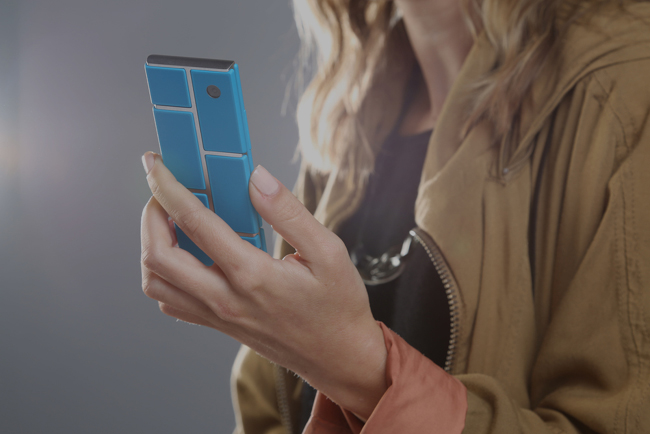 Lo smartphone come il Lego: nel 2015 il telefono lowcost di Google Lo smartphone come il Lego: nel 2015 il telefono lowcost di Google