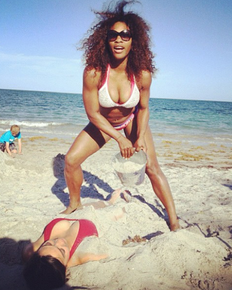 Serena Williams, macché tennis: bikini e sole a Miami Serena Williams, macché tennis: bikini e sole a Miami