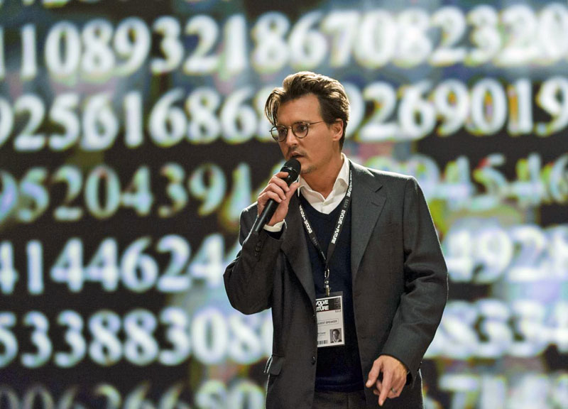 Transcendence, così l’uomo-macchina diventa un Dio Transcendence, così l’uomo-macchina diventa un Dio