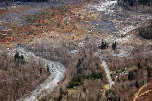 La frana a Courmayeur avanza, si teme il peggio La frana a Courmayeur avanza, si teme il peggio