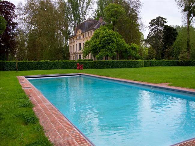 Francia, il caro-case frena la ripresa. E la Deneuve vende il suo castello da 4 mln Francia, il caro-case frena la ripresa. E la Deneuve vende il suo castello da 4 mln