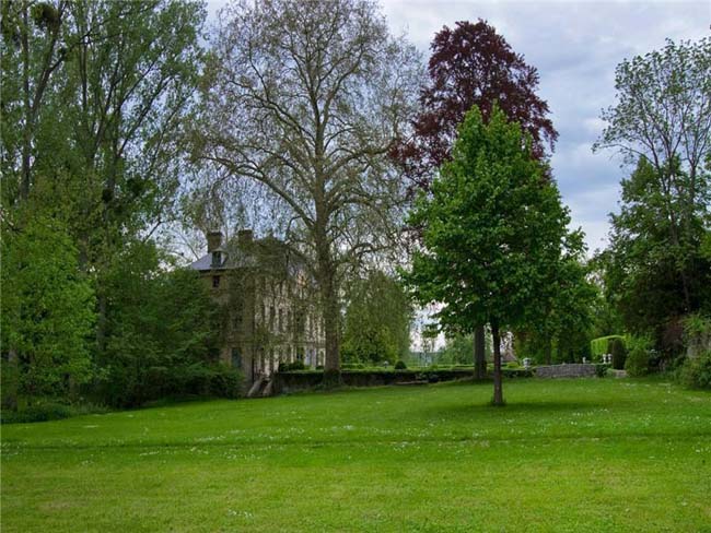 Francia, il caro-case frena la ripresa. E la Deneuve vende il suo castello da 4 mln Francia, il caro-case frena la ripresa. E la Deneuve vende il suo castello da 4 mln