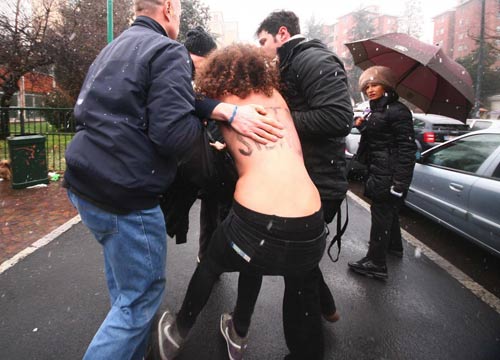 Europee, le Femen contro Marine Le Pen: “Una epidemia fascista” Europee, le Femen contro Marine Le Pen: “Una epidemia fascista”
