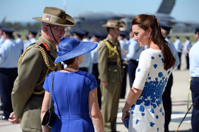 William e Kate come Carlo e Diana: in Australia alla montagna sacra William e Kate come Carlo e Diana: in Australia alla montagna sacra