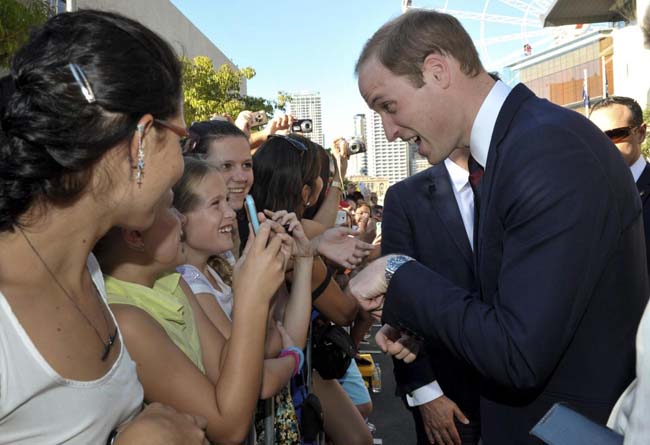 William e Kate come Carlo e Diana: in Australia alla montagna sacra William e Kate come Carlo e Diana: in Australia alla montagna sacra