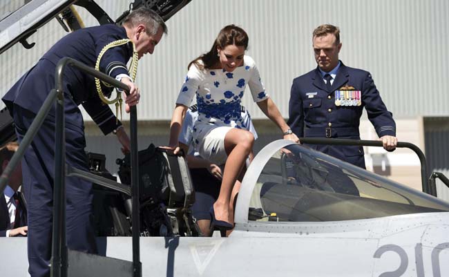William e Kate come Carlo e Diana: in Australia alla montagna sacra William e Kate come Carlo e Diana: in Australia alla montagna sacra