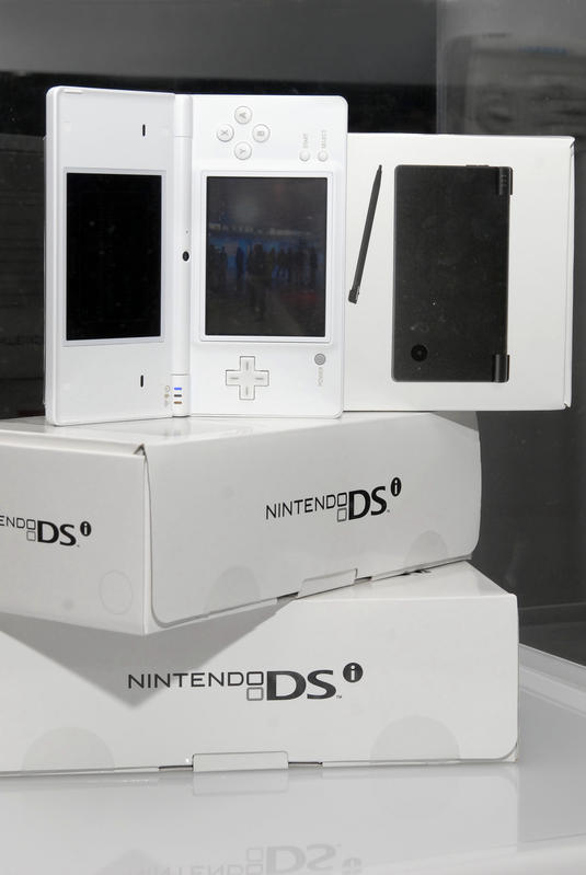 Il Game Boy compie 25 anni: un quarto di secolo Nintendo Il Game Boy compie 25 anni: un quarto di secolo Nintendo