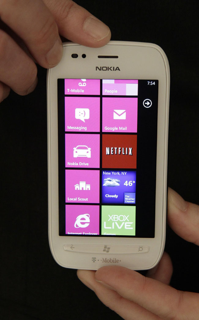 Addio Nokia: Nadella la trasforma in Microsoft Mobile