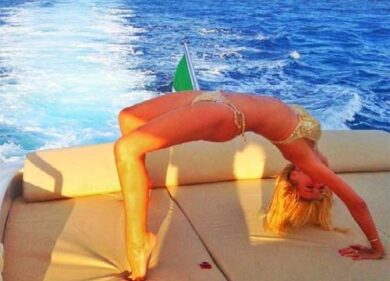 Dopo un anno Valeria Marini torna single
