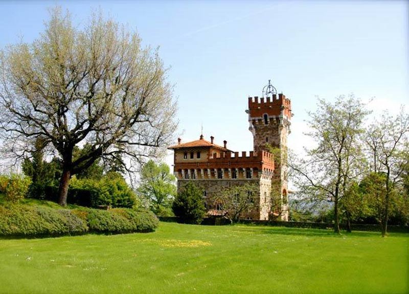 Manieri, castelli, ville antiche. Le case più lussuose d’Italia. FOTO Manieri, castelli, ville antiche. Le case più lussuose d’Italia. FOTO