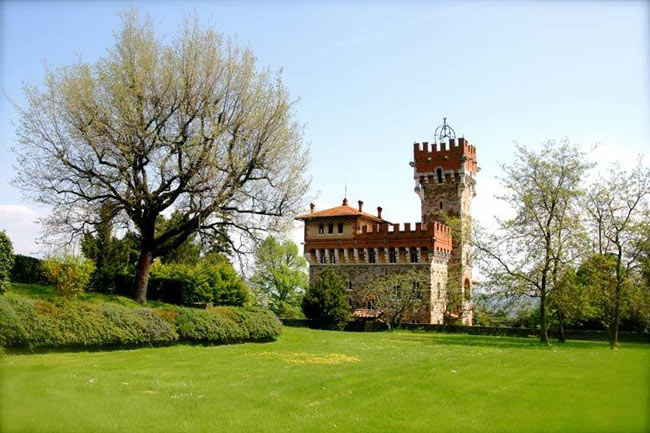 Manieri, castelli, ville antiche. Le case più lussuose d’Italia. FOTO Manieri, castelli, ville antiche. Le case più lussuose d’Italia. FOTO