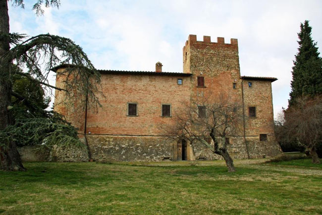 Manieri, castelli, ville antiche. Le case più lussuose d’Italia. FOTO Manieri, castelli, ville antiche. Le case più lussuose d’Italia. FOTO