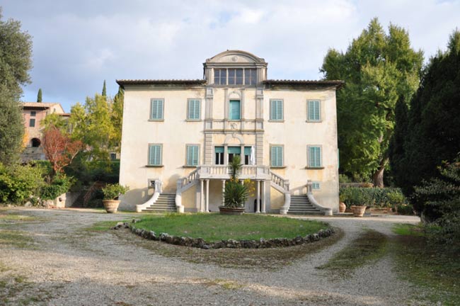 Manieri, castelli, ville antiche. Le case più lussuose d’Italia. FOTO Manieri, castelli, ville antiche. Le case più lussuose d’Italia. FOTO